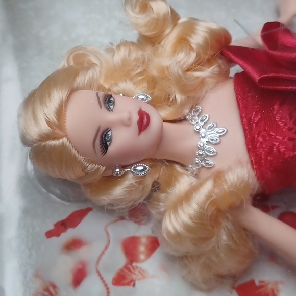 2012 Barbie Red Silvery Satin Jacquard Tulle Holiday Gown Doll Mattel #W3537 - Picture 2 of 11